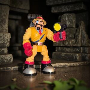 2001 Vintage Fisher Price Rescue Hero’s Wilderness Explorer Mo Zambeek